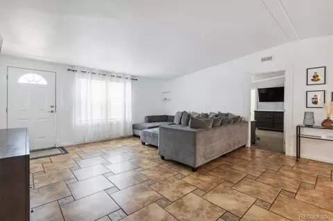 1605 Quintero St, Aurora, CO 80011 photo 4