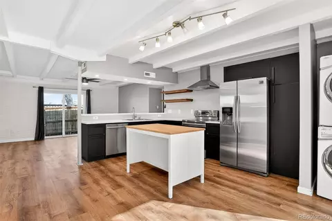 1044 Stuart St, Denver, CO 80204 photo 4