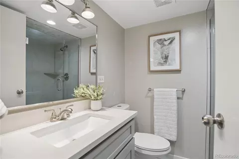 Bath - 1029 E 8th Ave #702, Denver, CO 80218 photo 2 of 3