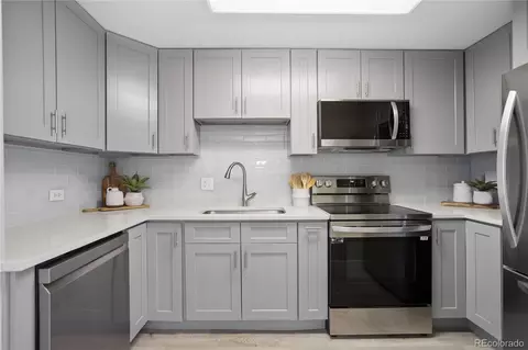 Kitchen - 1029 E 8th Ave #702, Denver, CO 80218 photo 2 of 3