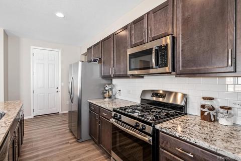 936 Waterloo Ct, Aurora, CO 80018 photo 9
