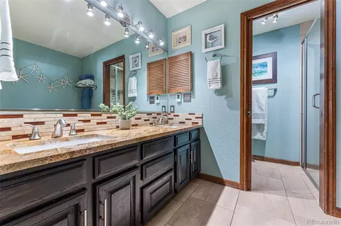Bath - 5349 Willow Springs Dr, Morrison, CO 80465 photo 2 of 4