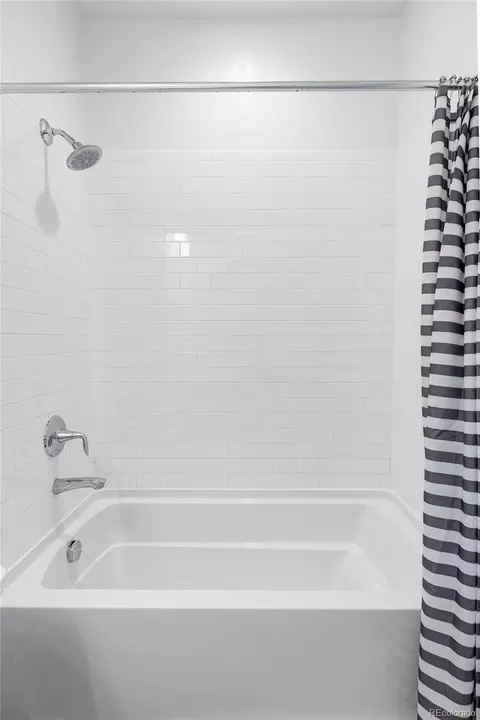 9385 E 58th Dr, Denver, CO 80238 photo 22