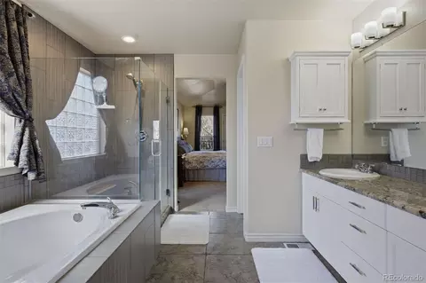 Bath - 14833 E Lake Pl, Centennial, CO 80016 photo 4 of 7