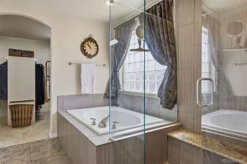 Bath - 14833 E Lake Pl, Centennial, CO 80016 photo 2 of 7