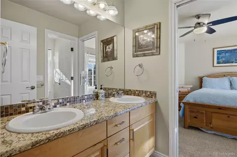 Bath - 14833 E Lake Pl, Centennial, CO 80016 photo 5 of 7