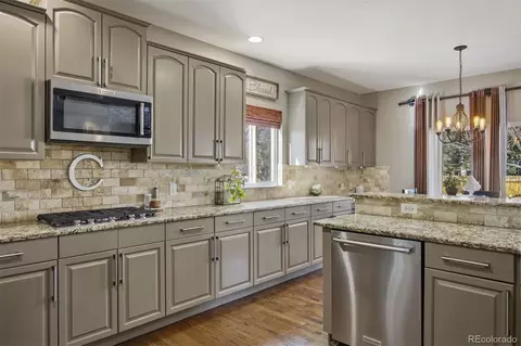 Kitchen - 14833 E Lake Pl, Centennial, CO 80016 photo 3 of 4
