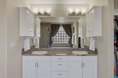 Bath - 14833 E Lake Pl, Centennial, CO 80016 photo 3 of 7