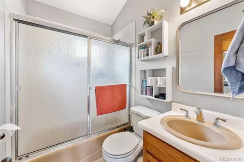 Bath - 2725 8th St, Boulder, CO 80304 photo 2 of 5