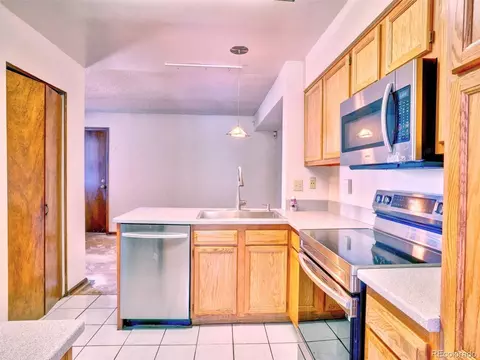 Kitchen - 12592 E Cornell Cir, Aurora, CO 80014 photo 4 of 4