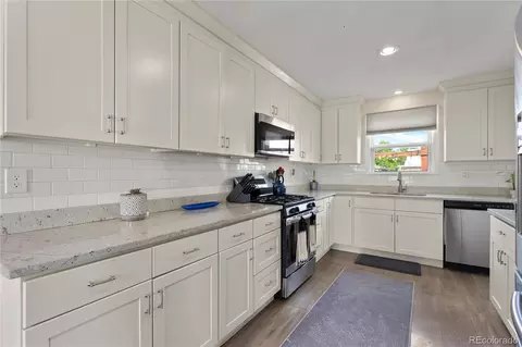 1960 Oakland St, Aurora, CO 80010