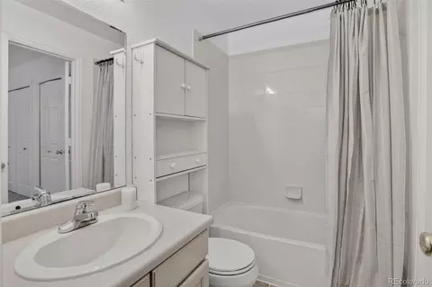 Bath - 792 Gateway Cir, Lafayette, CO 80026 photo 1 of 3