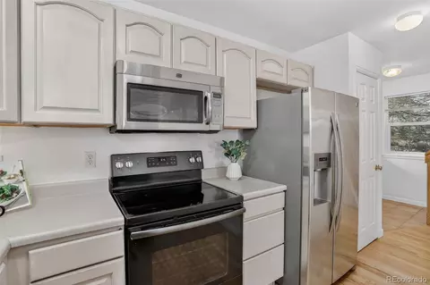 Kitchen - 792 Gateway Cir, Lafayette, CO 80026 photo 3 of 4