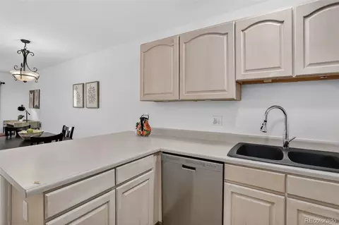Kitchen - 792 Gateway Cir, Lafayette, CO 80026 photo 4 of 4