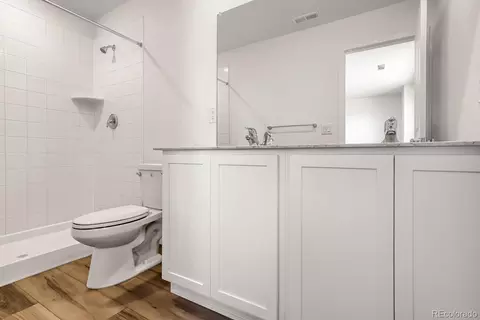 Bath - 45939 Mill Ave, Bennett, CO 80102 photo 1 of 2