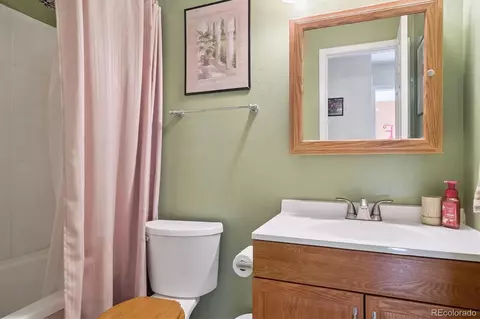 Bath - 3127 S Mobile Way, Aurora, CO 80013 photo 1 of 3