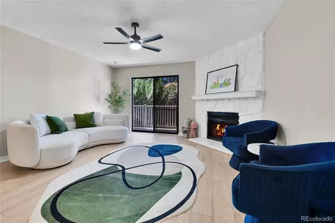 906 S Walden St #104, Aurora, CO 80017