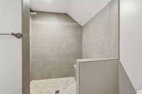Bath - 49990 E 64th Ave, Bennett, CO 80102 photo 4 of 5