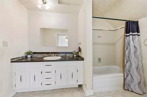 Bath - 49990 E 64th Ave, Bennett, CO 80102 photo 5 of 5