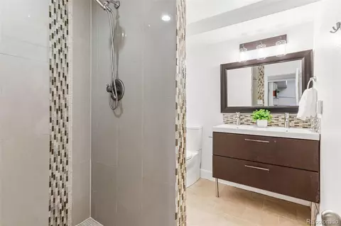 Bath - 9183 E Oxford Dr, Denver, CO 80237 photo 4 of 5