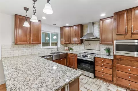 Kitchen - 9183 E Oxford Dr, Denver, CO 80237 photo 3 of 5