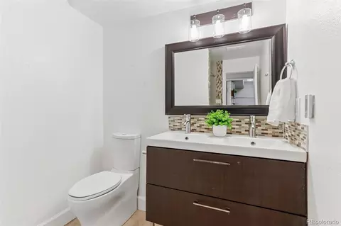 Bath - 9183 E Oxford Dr, Denver, CO 80237 photo 5 of 5