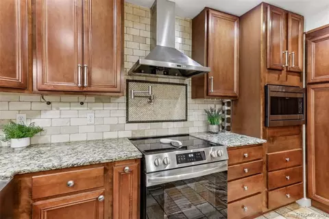 Kitchen - 9183 E Oxford Dr, Denver, CO 80237 photo 5 of 5