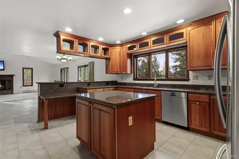 Kitchen - 7953 Surrey Dr, Morrison, CO 80465 photo 3 of 7