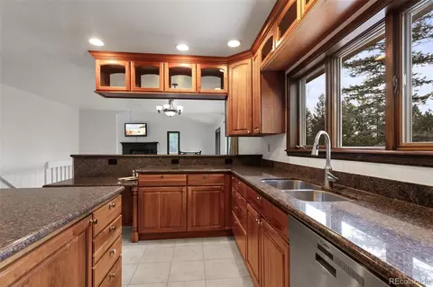 Kitchen - 7953 Surrey Dr, Morrison, CO 80465 photo 4 of 7