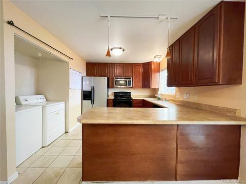 9239 E Oxford Dr, Denver, CO 80237 photo 7