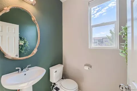 15983 E Warner Dr, Denver, CO 80239 photo 13