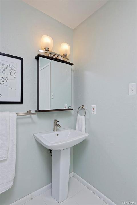 7343 E Bates Dr, Denver, CO 80231 photo 17