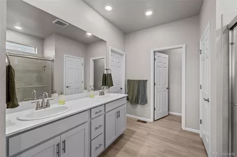 Bath - 24088 E Atlantic Pl, Aurora, CO 80018 photo 1 of 2