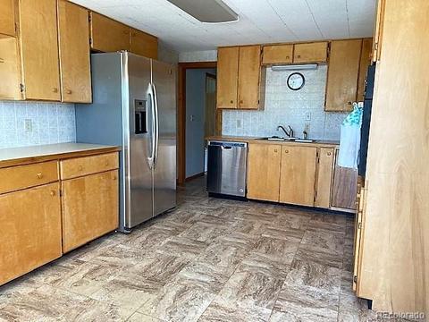 122 S Main St, Eckley, CO 80727 photo 10