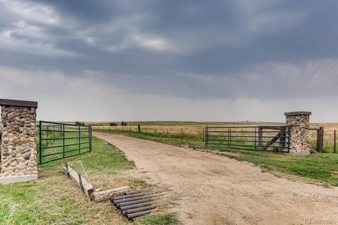 44288 E Iliff Trl, Bennett, CO 80102 photo 2