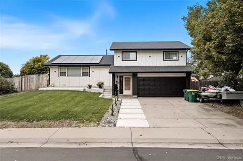 1387 S Oswego Ct, Aurora, CO 80012