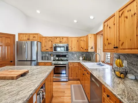 Kitchen - 9808 Fallen Rock Rd, Conifer, CO 80433 photo 6 of 7