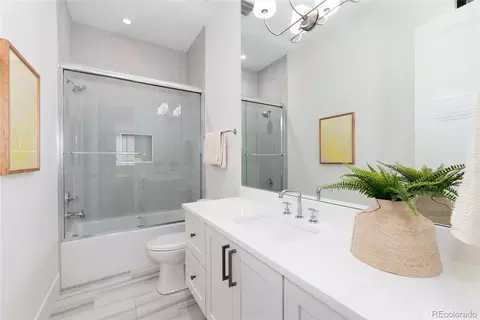 Bath - 2821 E Cedar Ave #14, Denver, CO 80209 photo 5 of 6