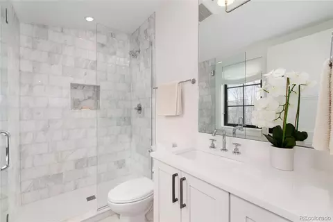 Bath - 2821 E Cedar Ave #14, Denver, CO 80209 photo 4 of 6