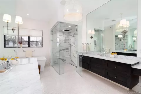 Bath - 2821 E Cedar Ave #14, Denver, CO 80209 photo 3 of 6