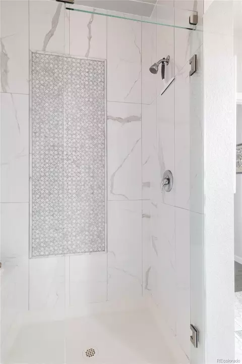 Bath - 4260 E Warren Ave #2, Denver, CO 80222 photo 3 of 5