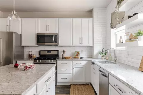 Kitchen - 4260 E Warren Ave #2, Denver, CO 80222 photo 3 of 4