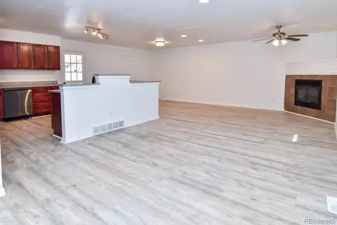3058 S Holland Ct, Lakewood, CO 80227