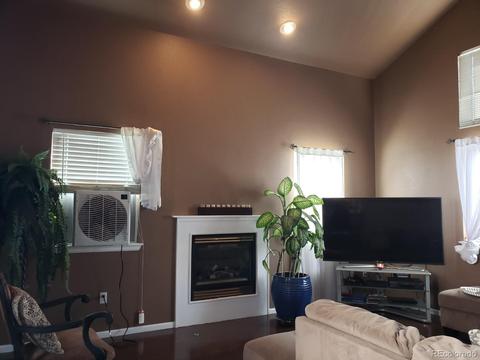 4302 Deephaven Ct, Denver, CO 80239 photo 6