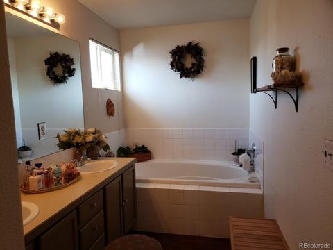 4302 Deephaven Ct, Denver, CO 80239 photo 8