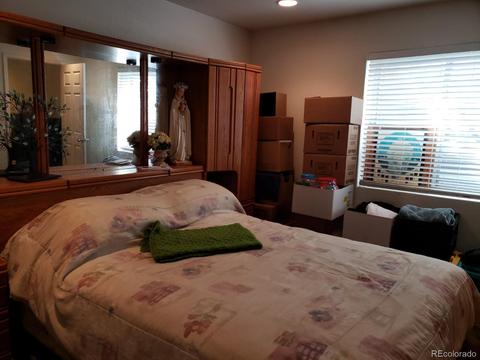 4302 Deephaven Ct, Denver, CO 80239 photo 9