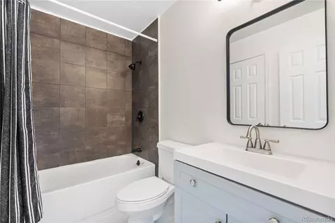 Bath - 20503 E Batavia Dr, Aurora, CO 80011 photo 1 of 1