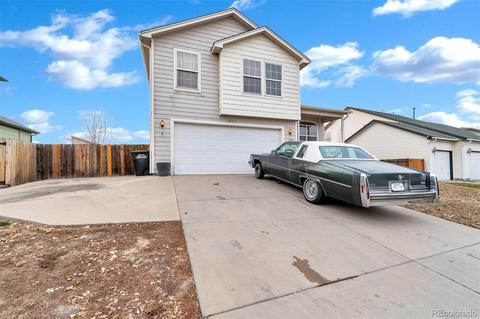 5263 Durham Ct, Denver, CO 80239 photo 2