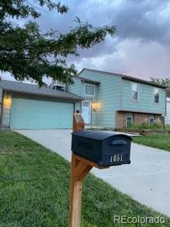 1051 Centennial Dr, Bennett, CO 80102 photo 1