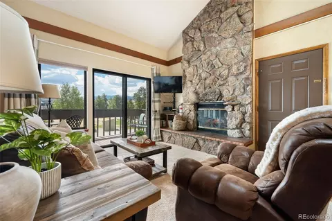 Living - 83 Gcr 8400 #E5, Fraser, CO 80482 photo 2 of 5